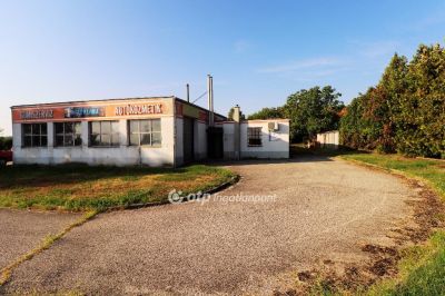 Eladó műhely Litér