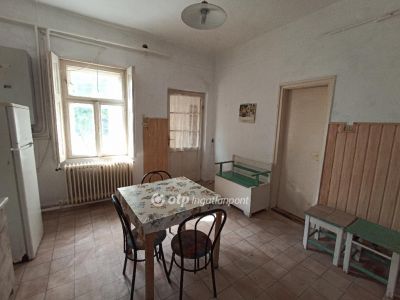 Eladó családi ház Jászapáti