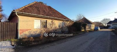 Eladó családi ház Tura