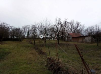 Eladó családi ház Bajna