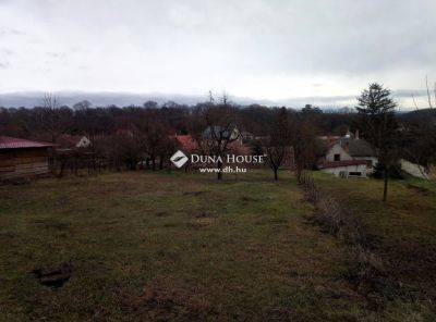 Eladó családi ház Bajna