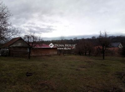 Eladó családi ház Bajna