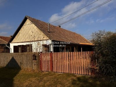 Eladó családi ház Tápióság