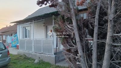 Eladó családi ház Szentmártonkáta