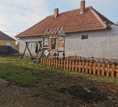 Eladó családi ház Mezőkeresztes