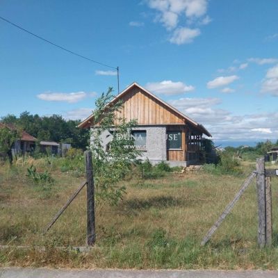 Eladó családi ház Szentmártonkáta