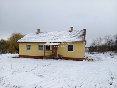 Eladó családi ház Farmos