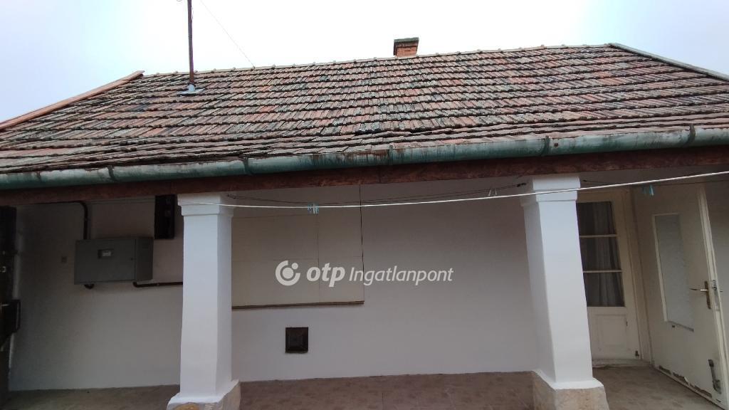 Eladó családi ház Jászberény