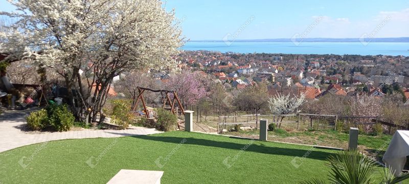 Eladó külterületi telek Balatonfüred
