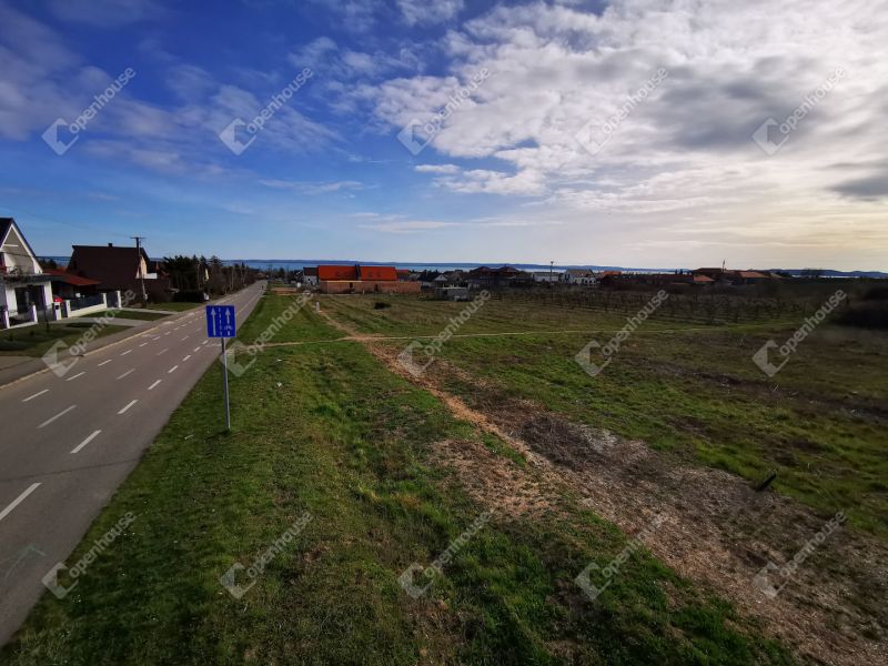Eladó lakóövezeti telek Alsóörs