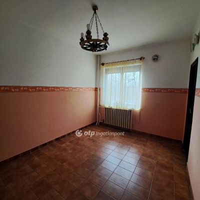 Eladó családi ház Füzesabony