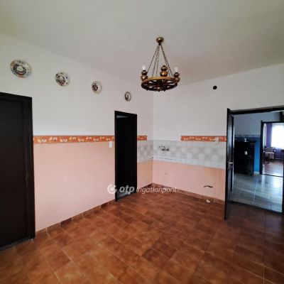 Eladó családi ház Füzesabony