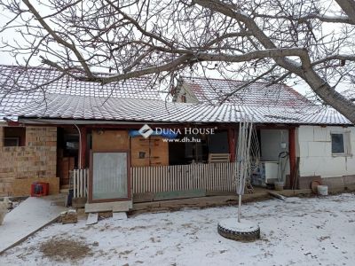 Eladó családi ház Tápióbicske