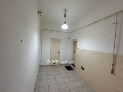 Eladó házrész Nagykőrös