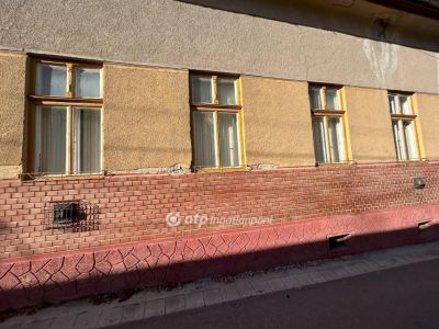 Eladó házrész Nagykőrös