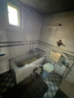 Eladó családi ház Poroszló