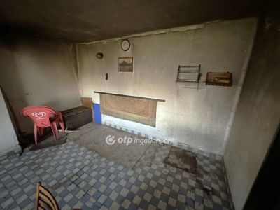 Eladó családi ház Poroszló