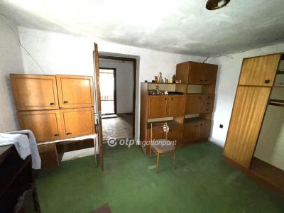Eladó családi ház Poroszló