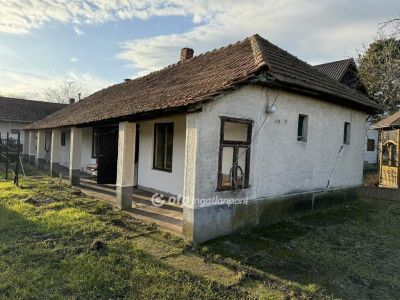 Eladó családi ház Poroszló