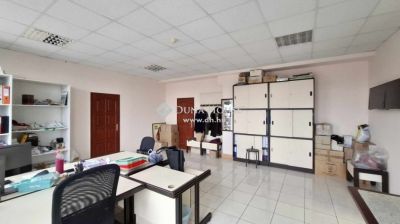 Eladó utcai bejáratú üzlethelység Maglód