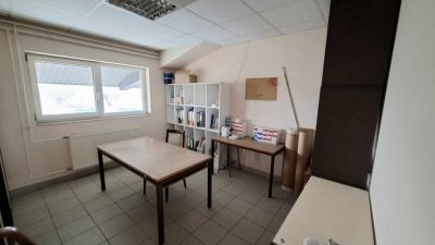 Eladó utcai bejáratú üzlethelység Maglód