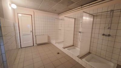 Eladó utcai bejáratú üzlethelység Maglód