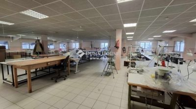 Eladó utcai bejáratú üzlethelység Maglód