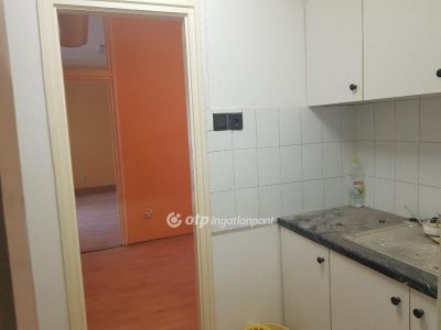 Eladó lakás Szekszárd