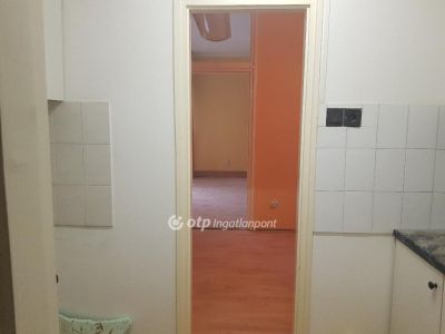 Eladó lakás Szekszárd
