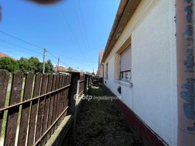 Eladó családi ház Adács