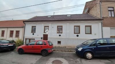 Eladó családi ház Pécs