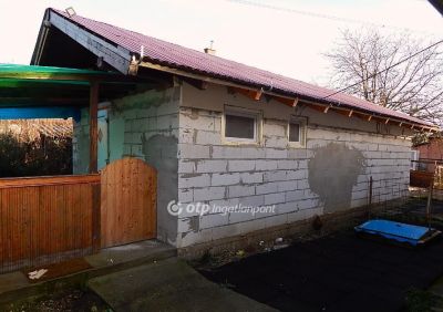 Eladó családi ház Diósd