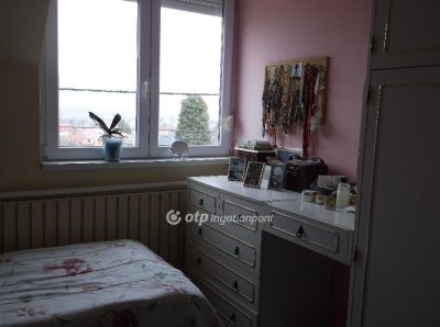 Eladó családi ház Abasár