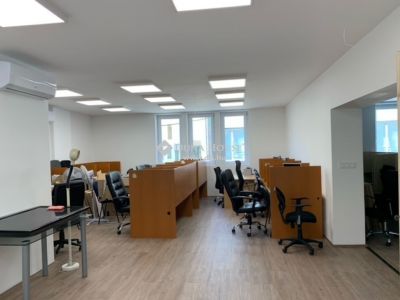 Kiadó egyéb iroda Komló