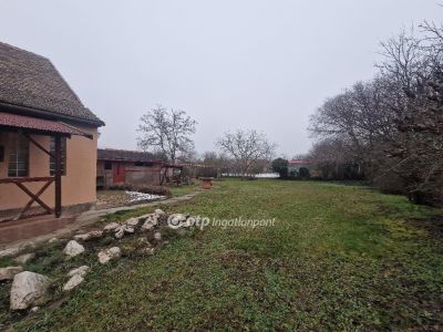 Eladó családi ház Karcag