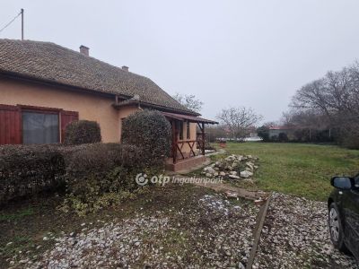 Eladó családi ház Karcag