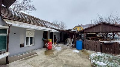 Eladó családi ház Karcag