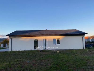 Eladó családi ház Pásztó