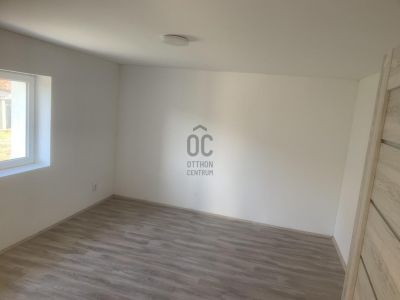 Eladó családi ház Adony