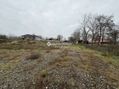 Eladó külterületi telek Káva