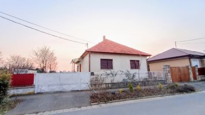 Eladó családi ház Zsámbok