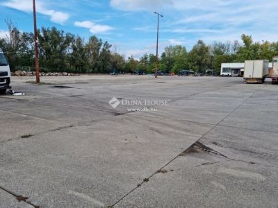 Eladó műhely Monor