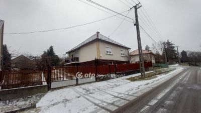 Eladó családi ház Cered