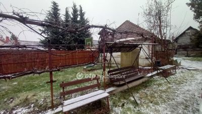 Eladó családi ház Cered