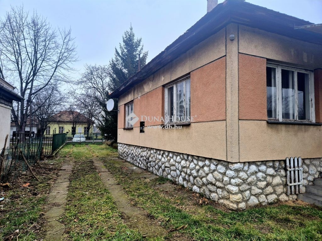 Eladó családi ház Kerecsend