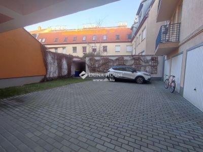 Eladó lakás Kecskemét