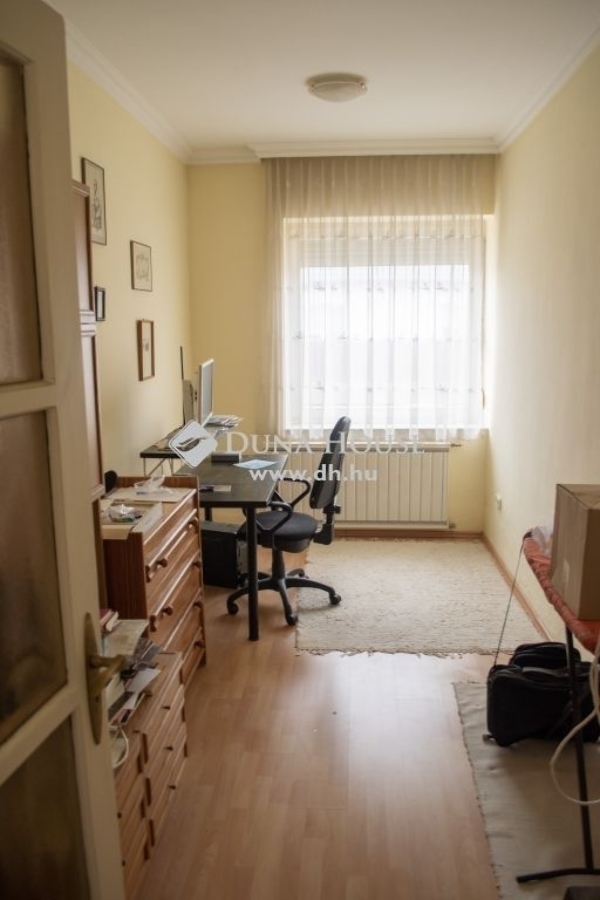 Eladó családi ház Dány