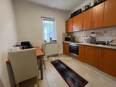 Eladó családi ház Budapest