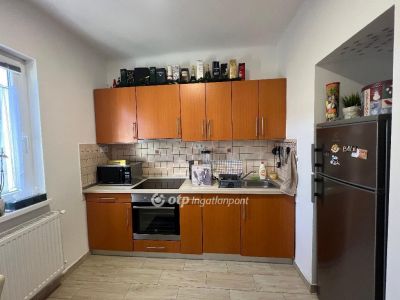 Eladó családi ház Budapest