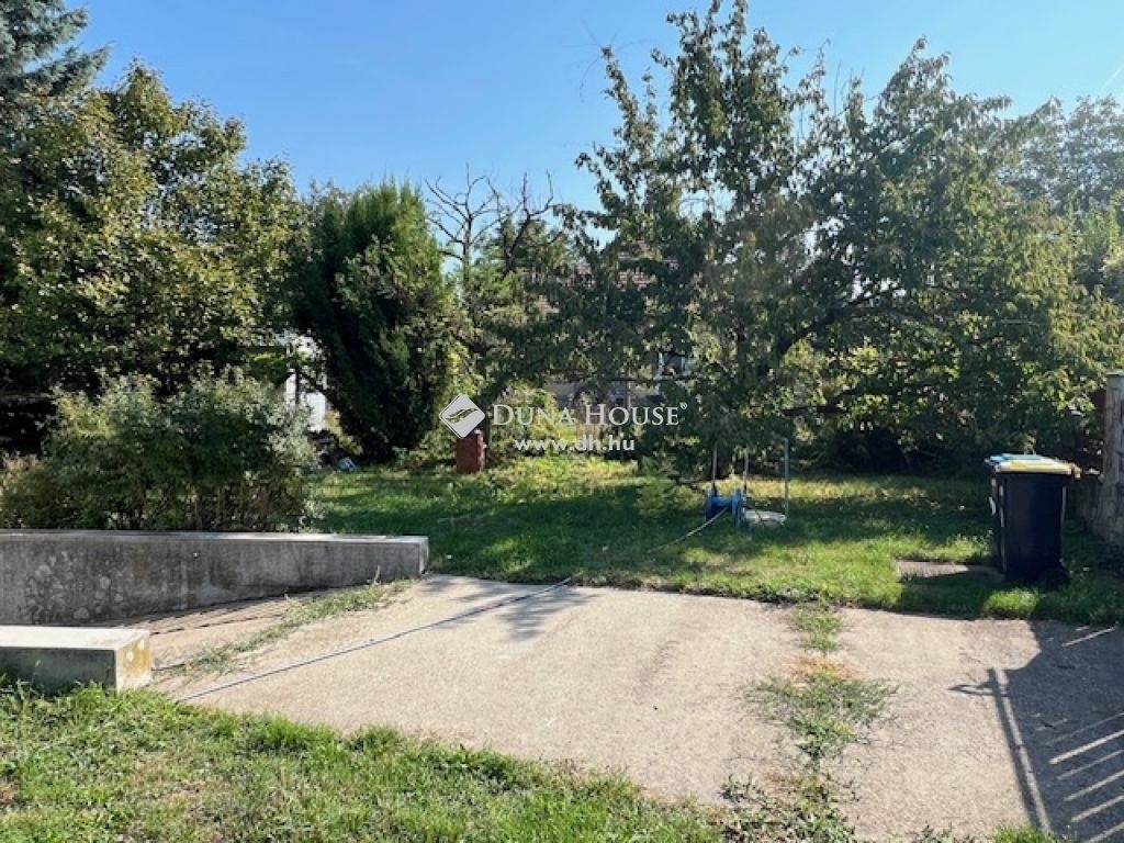 Eladó lakóövezeti telek Budapest